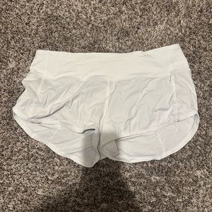 White Lululemon Speed Up Shorts- Size 6, 2.5”